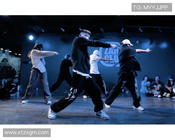 杭州街舞队的边路渗透策略解析与街舞文化的深度融合探讨